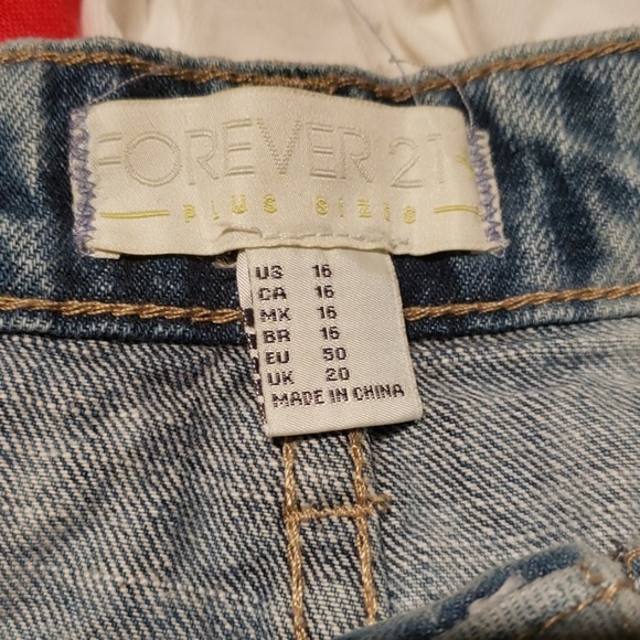 Acid wash dip dyed distressed high waisted shorts - Picture 4 of 4